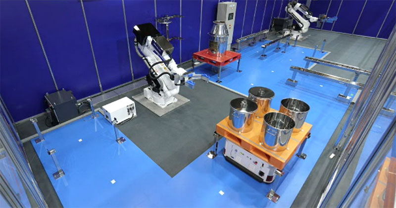 写真:「OMC製造ライン自動化システム」