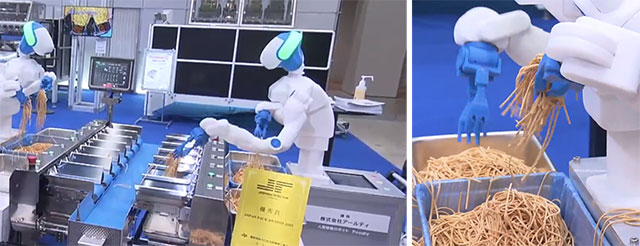 写真10. 展示デモで組合せはかりと連動する協働ロボット「Foodly」